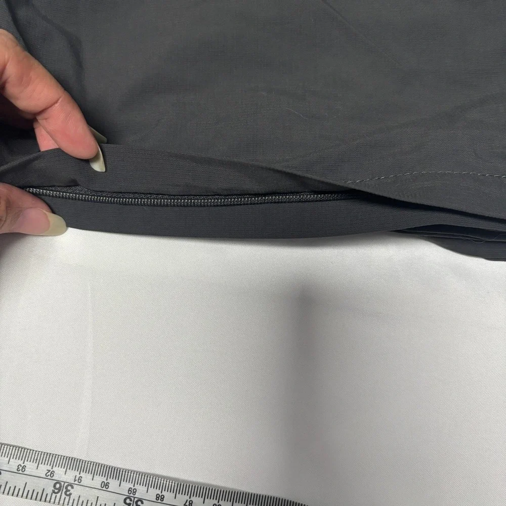 The North Face Mens 36 Dark‎ Gray Cargo Shorts Hiking Outdoor Adventure